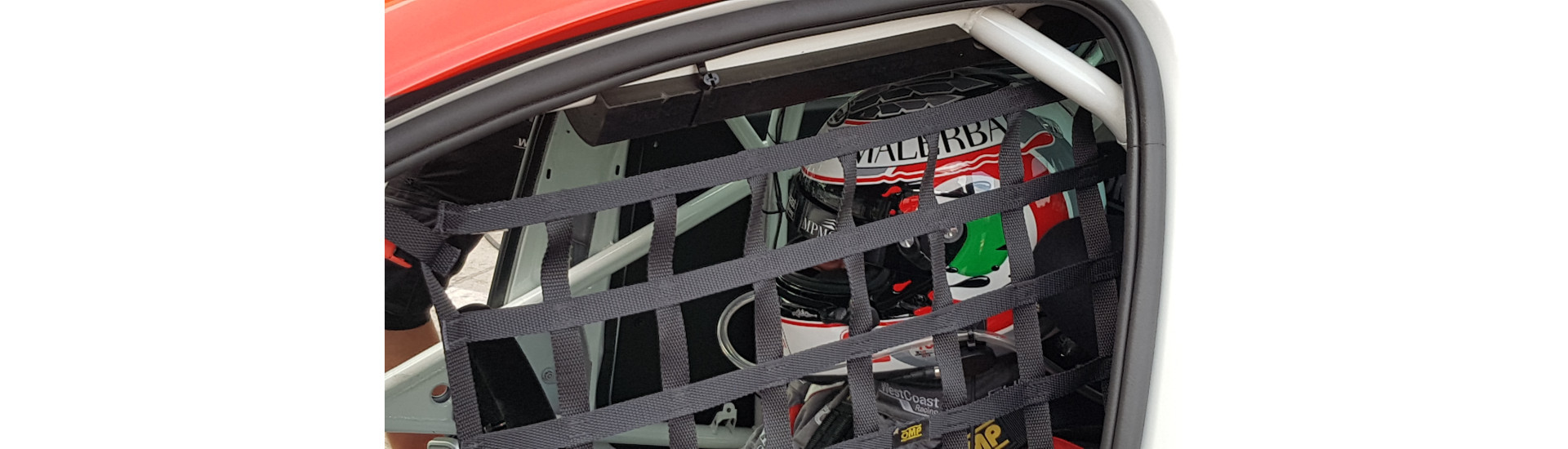 Equipamiento para vehiculos de competicion